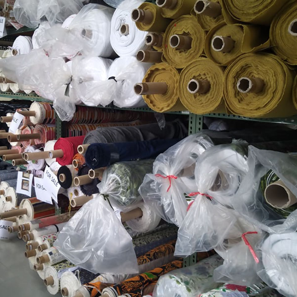 รับซื้อผ้าสต๊อก รับซื้อผ้าทุกชนิด รับซื้อเศษผ้า รับซื้อผ้าโรงงาน สต๊อกคงค้าง ผ้าเก่า สต๊อกผ้าคงเหลือ ต้องการขายผ้า ติดต่อ 087-3038564